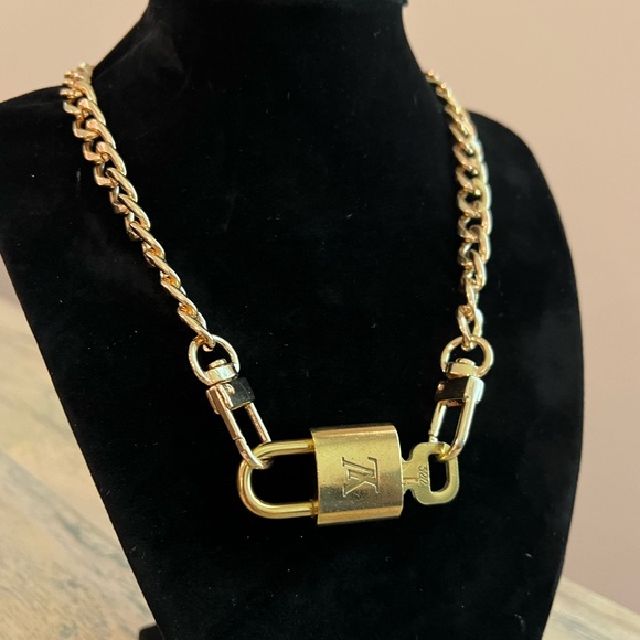 $300 Louis Vuitton Lock & Key - Picture 3 of 12